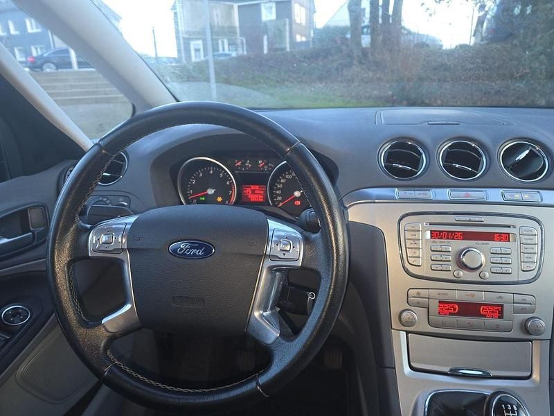 Gebraucht Ford S-MAX Trend 145 PS (106 kW) 2009 Blau Van / Kleinbus