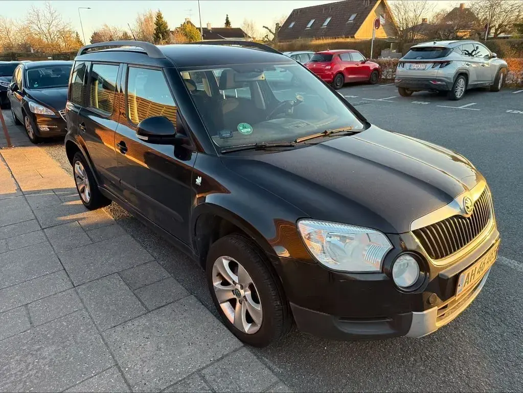 Gebraucht Skoda Yeti GreenLine 105 PS (77 kW) 2012 Schwarz SUV