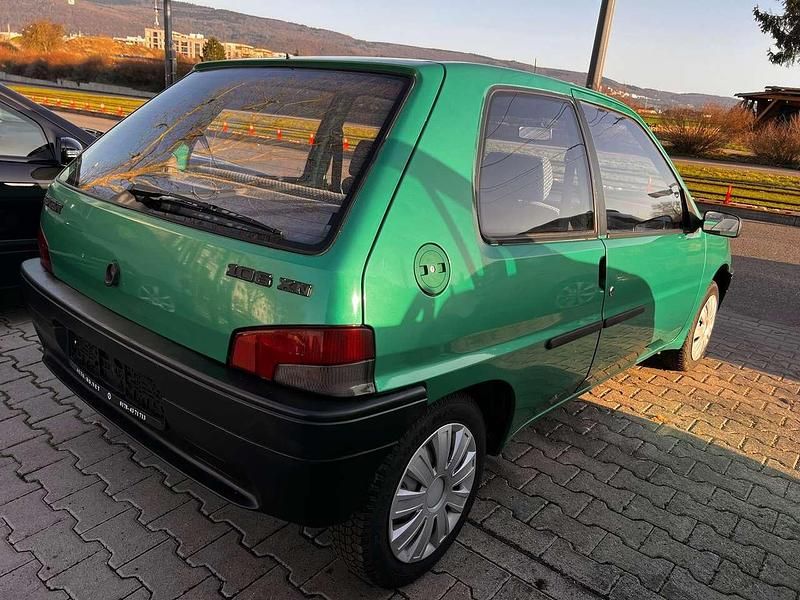 Gebraucht Peugeot 106 60 PS (44 kW) 1992 Grün Kleinwagen
