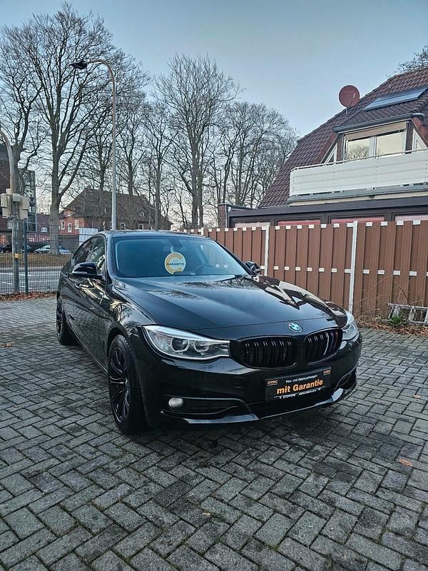Schwarz Gebraucht 2014 BMW 318 Gran Turismo Limousine | 11.450 € (Fairer Preis) - Bild 1/4
