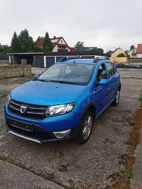 Blau Gebraucht 2014 Dacia Sandero Prestige Kleinwagen | 4.650 € (Guter Preis) - Bild 1/4