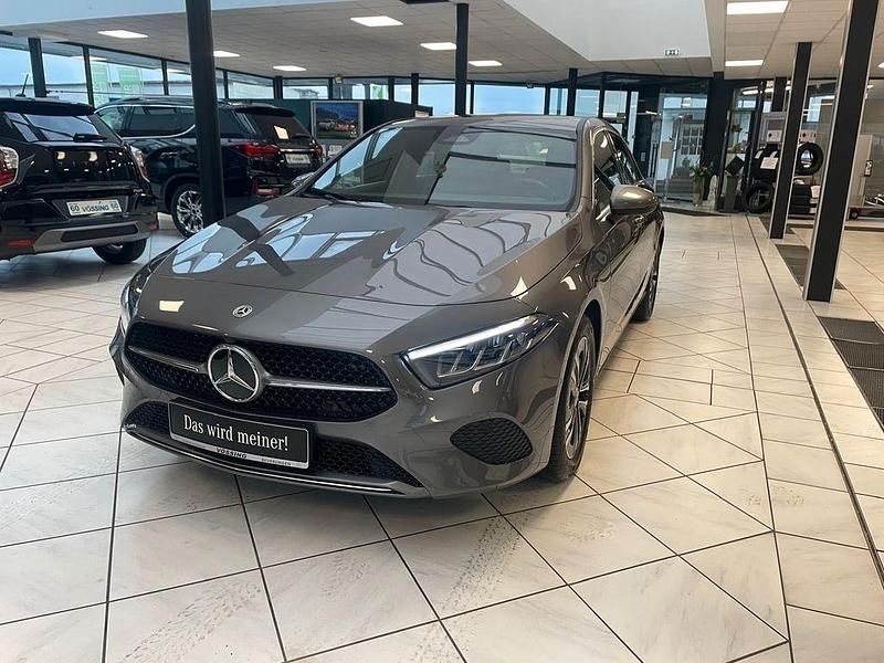 Gebraucht Mercedes A180 Advanced 136 PS (100 kW) 2024 Grau Limousine