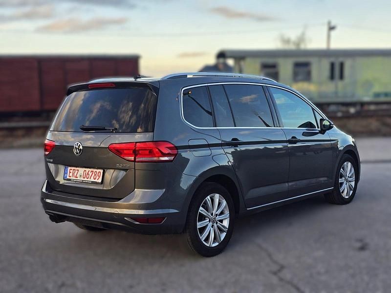 Gebraucht VW Touran Highline 150 PS (110 kW) 2017 Grau Van / Kleinbus