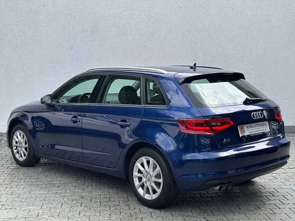 Gebraucht Audi A3 Attraction 184 PS (135 kW) 2014 Blau Limousine