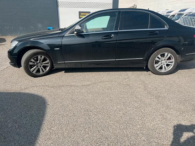 Gebraucht Mercedes C180 150 PS (110 kW) 2007 Schwarz Limousine