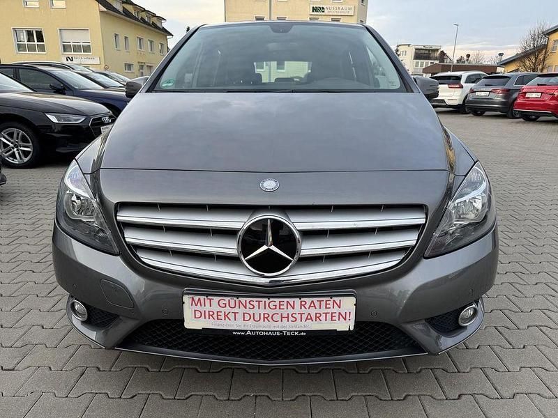 Gebraucht Mercedes B180 122 PS (89 kW) 2014 Grau Van / Kleinbus