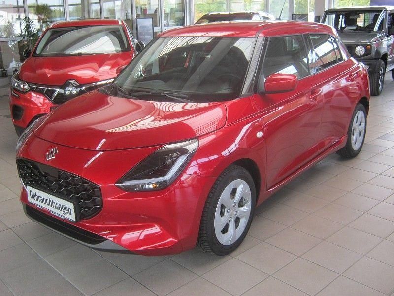 Gebraucht Suzuki Swift Comfort 82 PS (60 kW) 2025 Rot Kleinwagen
