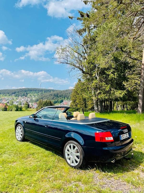 Blau Gebraucht 2003 Audi A4 Cabriolet Cabrio | 9.999 € - Bild 1/4