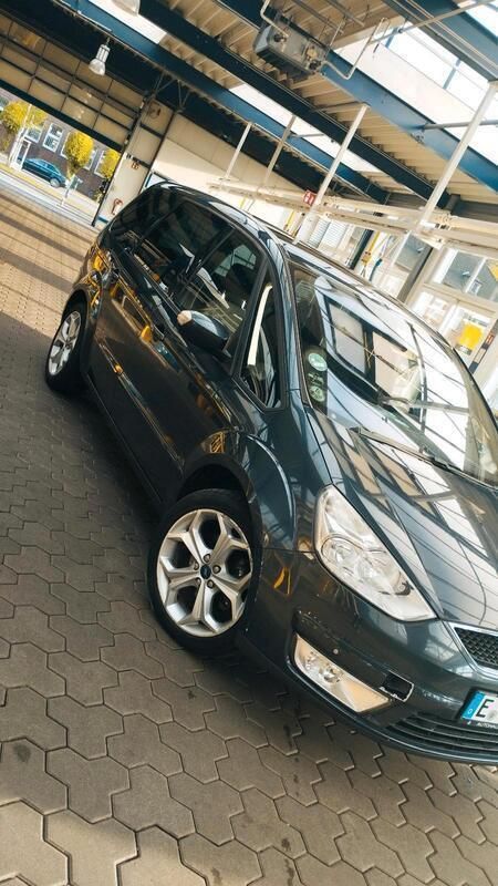 Grau Gebraucht 2007 Ford Galaxy Van / Kleinbus | 4.000 € - Bild 1/4