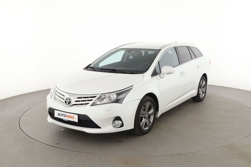 Weiß Gebraucht 2015 Toyota Avensis Comfort Kombi | 12.700 € (Fairer Preis) - Bild 1/4