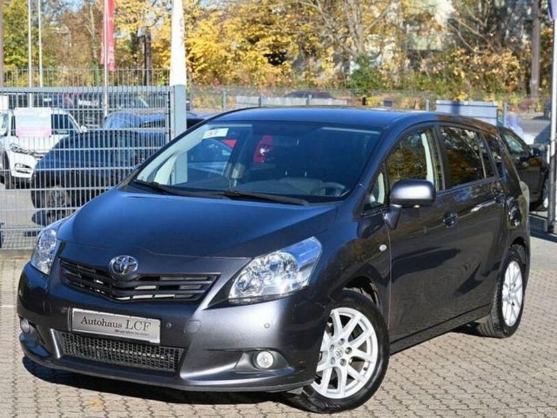 Gebraucht Toyota Verso Travel 147 PS (108 kW) 2012 Grau Van / Kleinbus