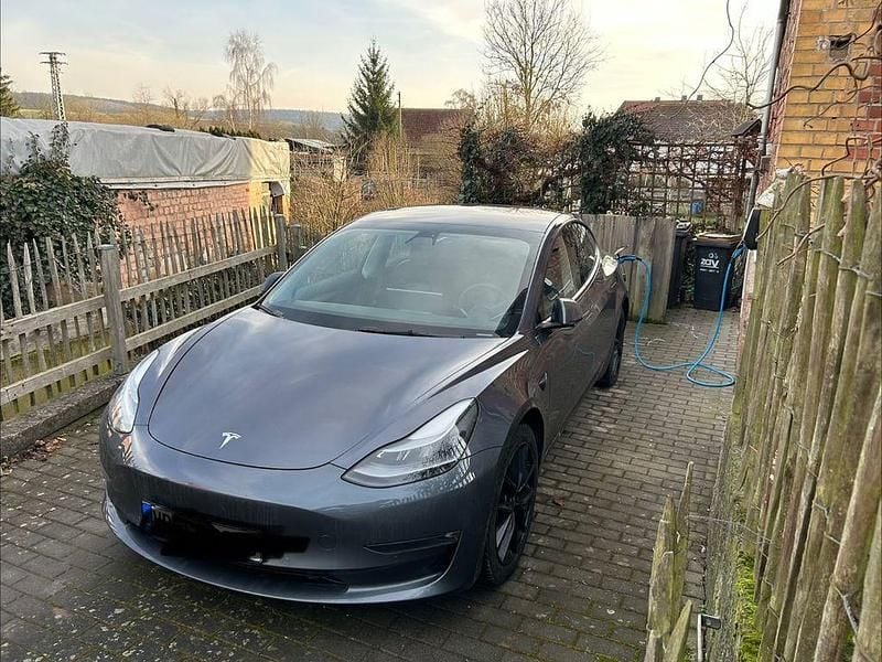 Schwarz Gebraucht 2021 Tesla Model 3 Limousine | 24.500 € (Fairer Preis) - Bild 1/4