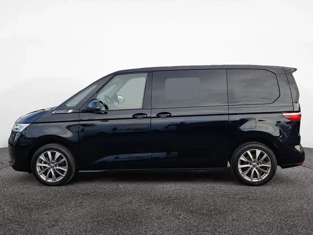 Gebraucht VW Multivan Life 150 PS (110 kW) 2022 Deep black perleffekt Van / Kleinbus