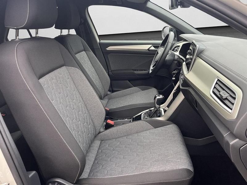 Gebraucht VW T-Roc Move 150 PS (110 kW) 2024 Ascotgrau SUV