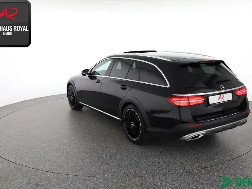Używany Mercedes E400 340 KM (250 kW) 2020 Czarny Kombi