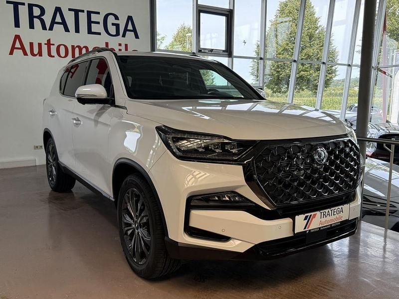 Silky white pearl Gebraucht 2025 Ssangyong Rexton SUV | 43.990 € (Fairer Preis) - Bild 1/4