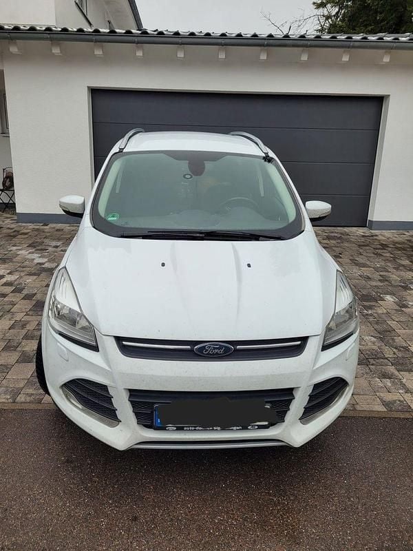 Gebraucht Ford Kuga Trend 150 PS (110 kW) 2015 Weiß SUV
