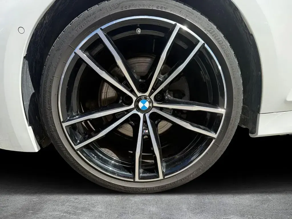 Gebraucht BMW 320 M Sport 190 PS (139 kW) 2023 Weiss Limousine