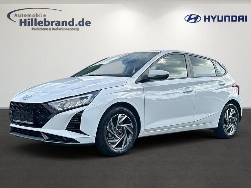 Weiss Neu 2025 Hyundai i20 Trend Limousine | 21.990 € (Fairer Preis) - Bild 1/4