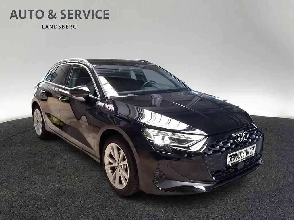 Gebraucht Audi A3 Ambiente 150 PS (110 kW) 2025 Schwarz Limousine