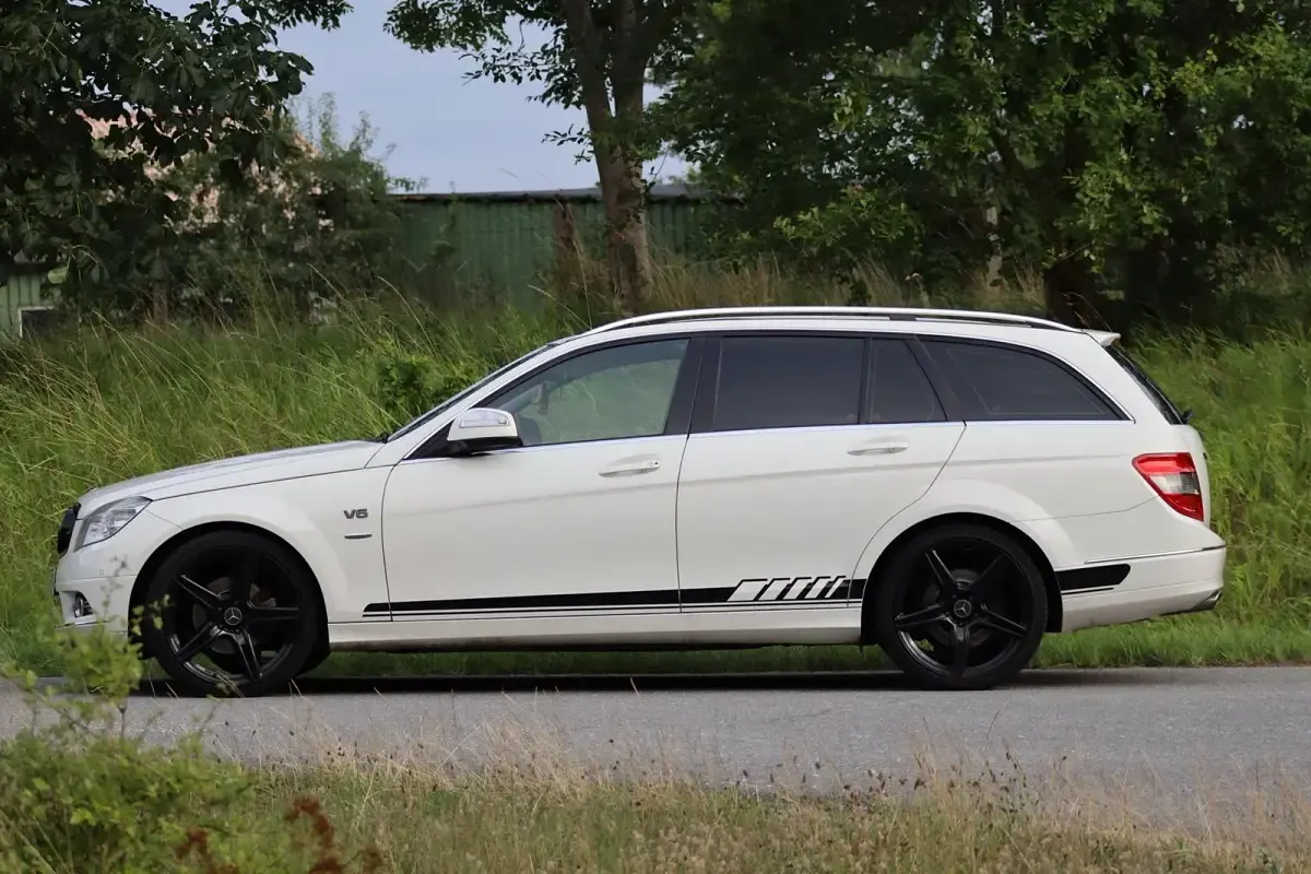 Gebraucht Mercedes C230 Avantgarde 204 PS (150 kW) 2008 Weiß Kombi
