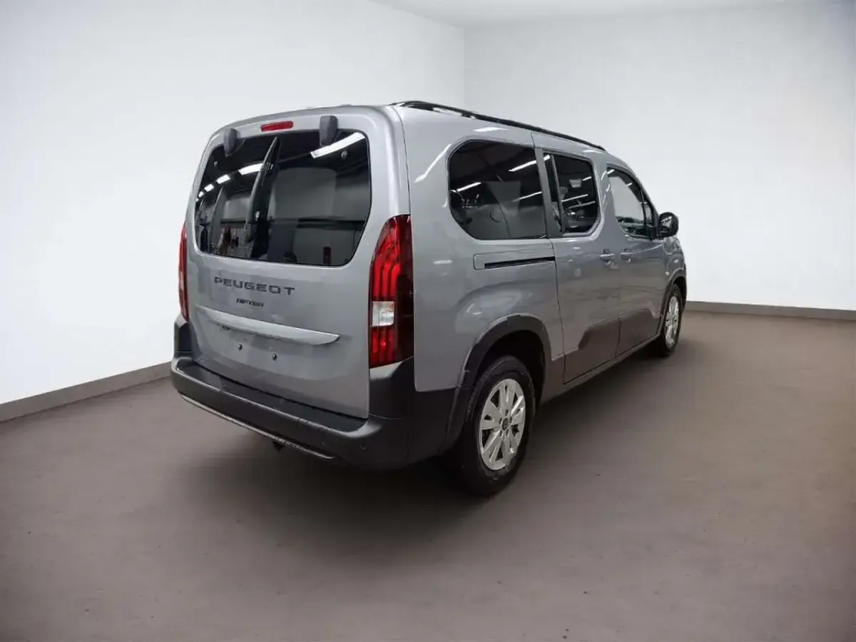 Gebraucht Peugeot Rifter Allure 131 PS (96 kW) 2024 Other Van / Kleinbus