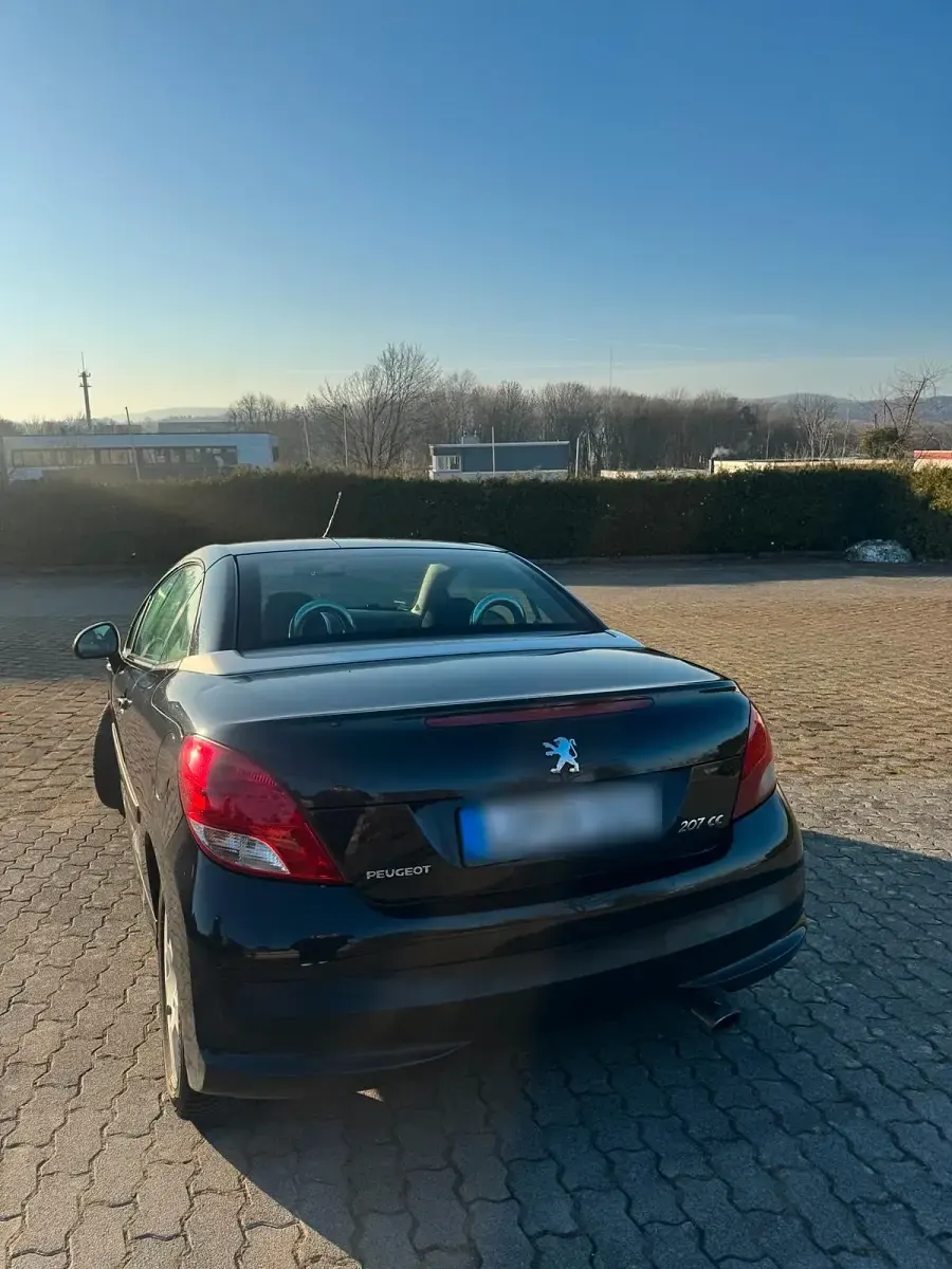 Gebraucht Peugeot 207 CC 120 PS (88 kW) 2011 Schwarz Cabrio