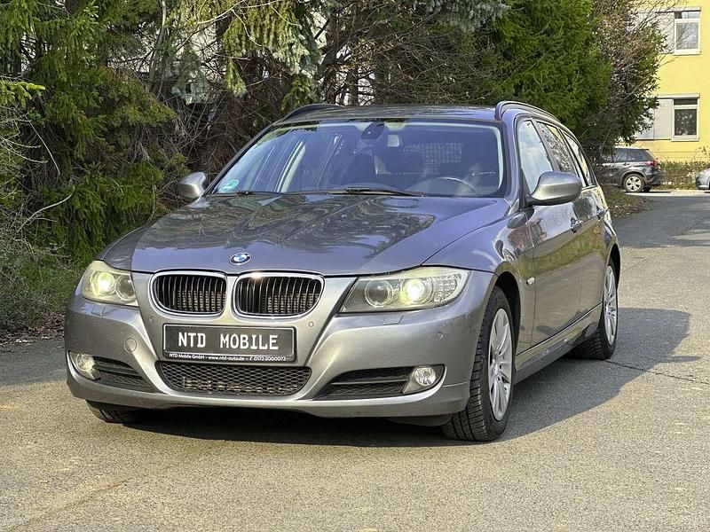 Gebraucht BMW 318 143 PS (105 kW) 2010 Spacegrau metallic Kombi