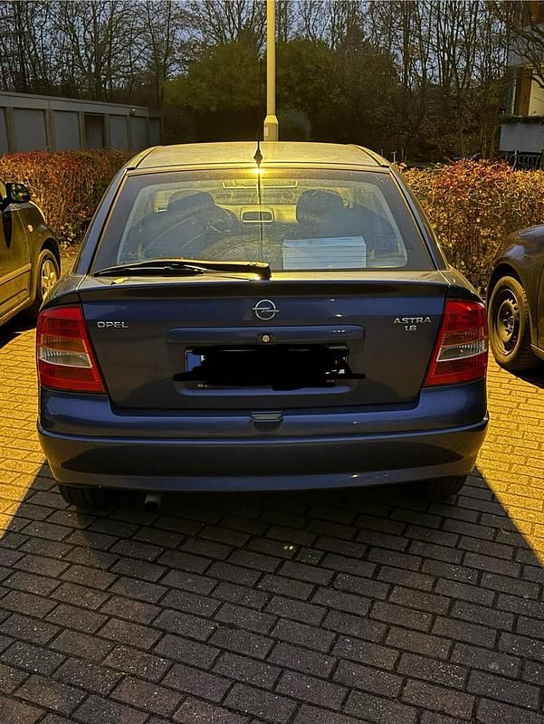 Blau Gebraucht 1999 Opel Astra Limousine | 1.599 € (Fairer Preis) - Bild 1/3