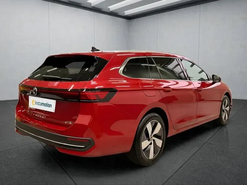 Używany VW Passat 150 KM (110 kW) 2025 Czerwony Kombi