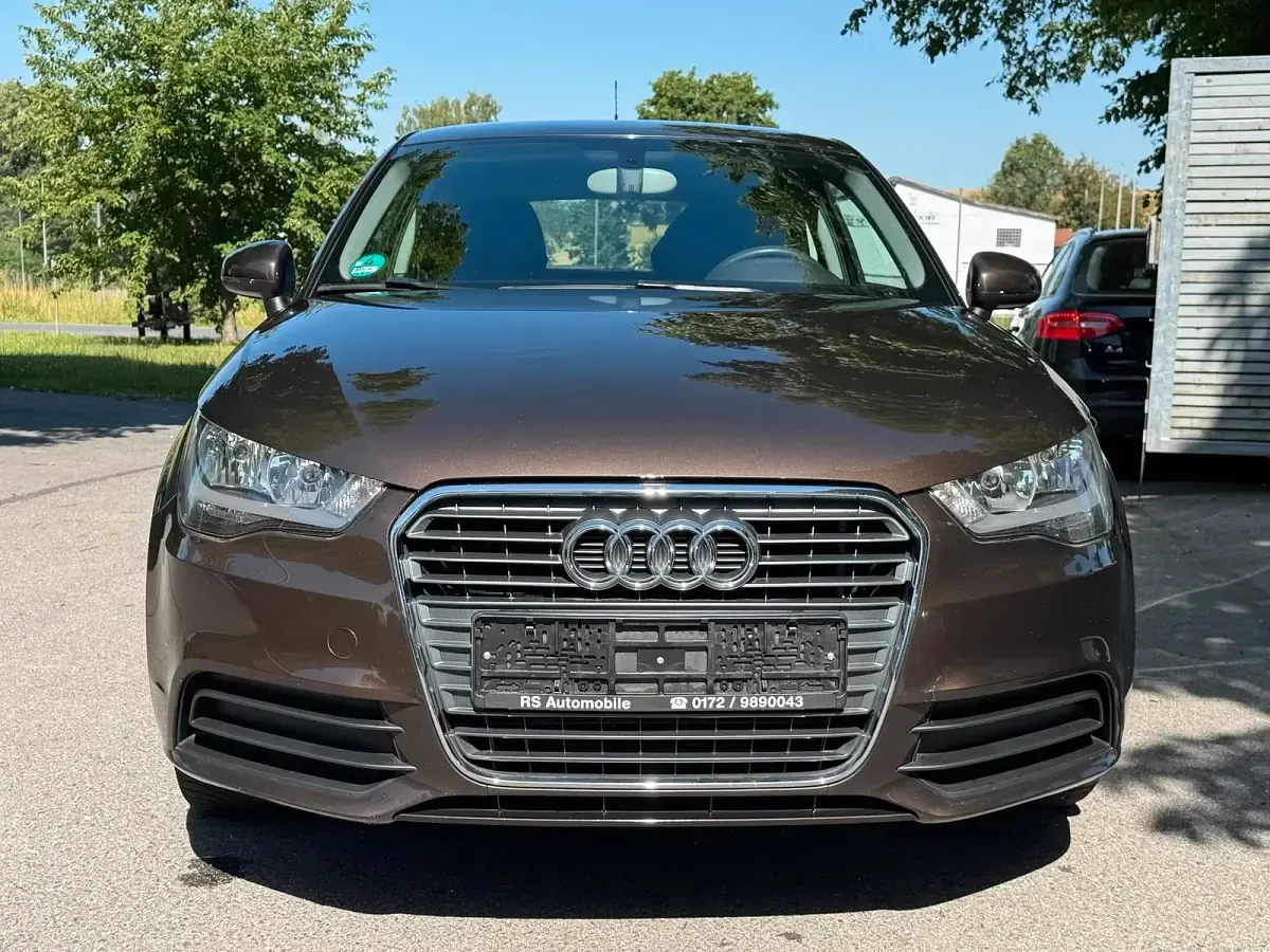 Gebraucht Audi A1 Attraction 86 PS (63 kW) 2010 Braun Kleinwagen
