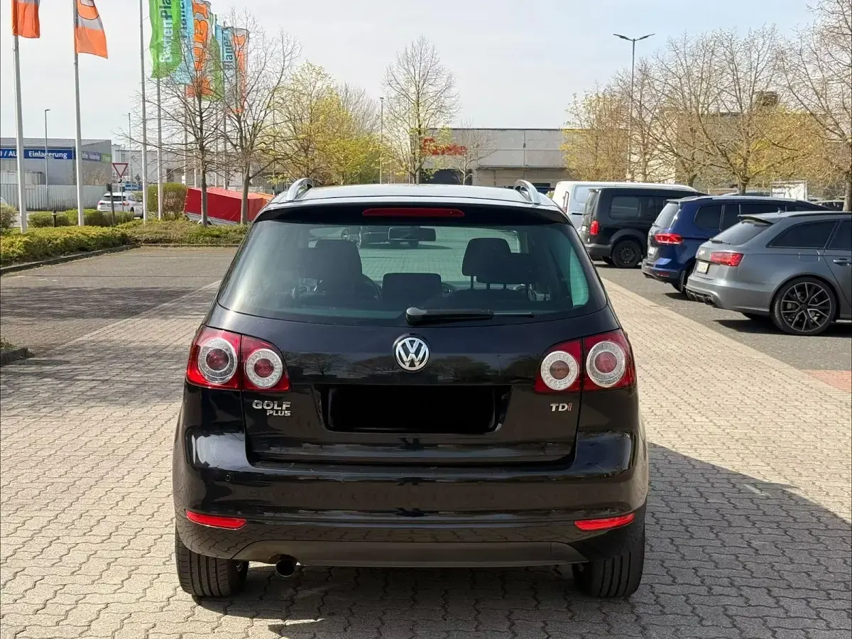 Gebraucht VW Golf Plus Style 105 PS (77 kW) 2012 Schwarz Van / Kleinbus