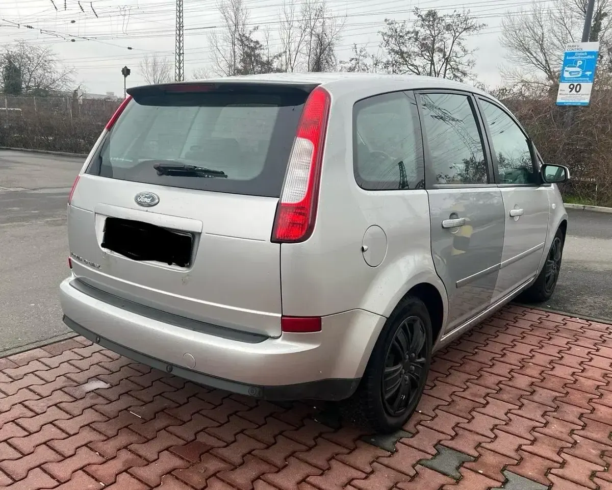 Usado Ford Focus 125 CV (91 kW) 2008 Plateado Familiar