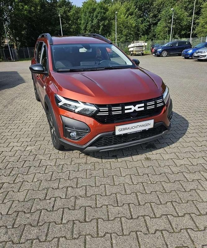 Terrakottabraun Gebraucht 2023 Dacia Jogger Extreme Kombi | 24.450 € (Fairer Preis) - Bild 1/4