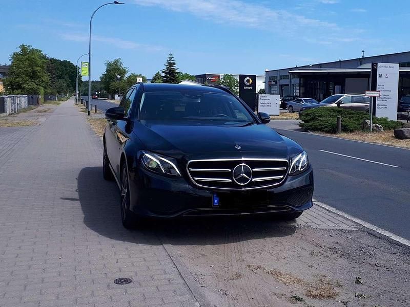 Gebraucht 2019 Mercedes E300 Kombi | 25.500 € (Etwas zu teuer) - Bild 1/4