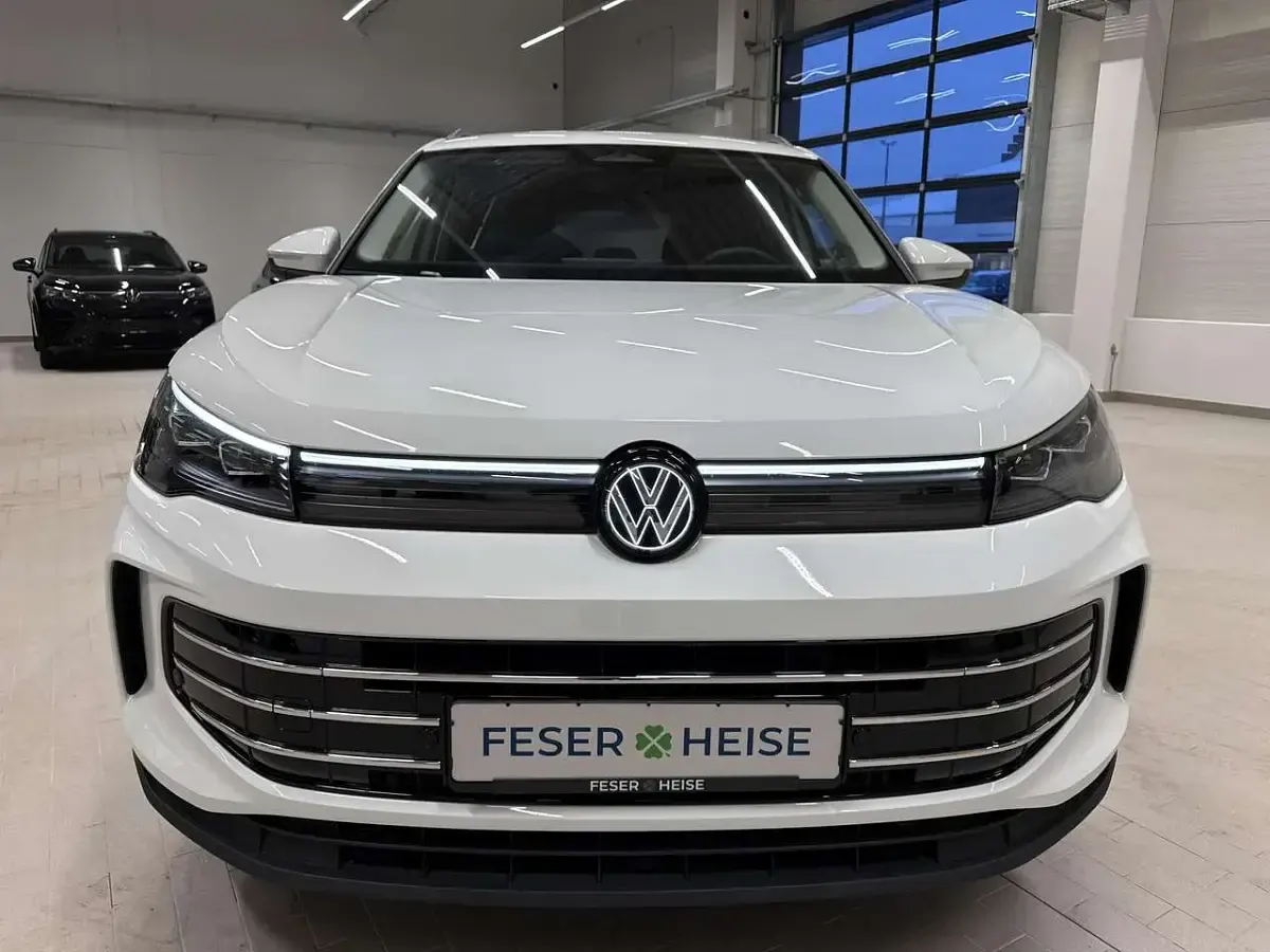 Gebraucht VW Tiguan Elegance 150 PS (110 kW) 2026 Pure white uni SUV