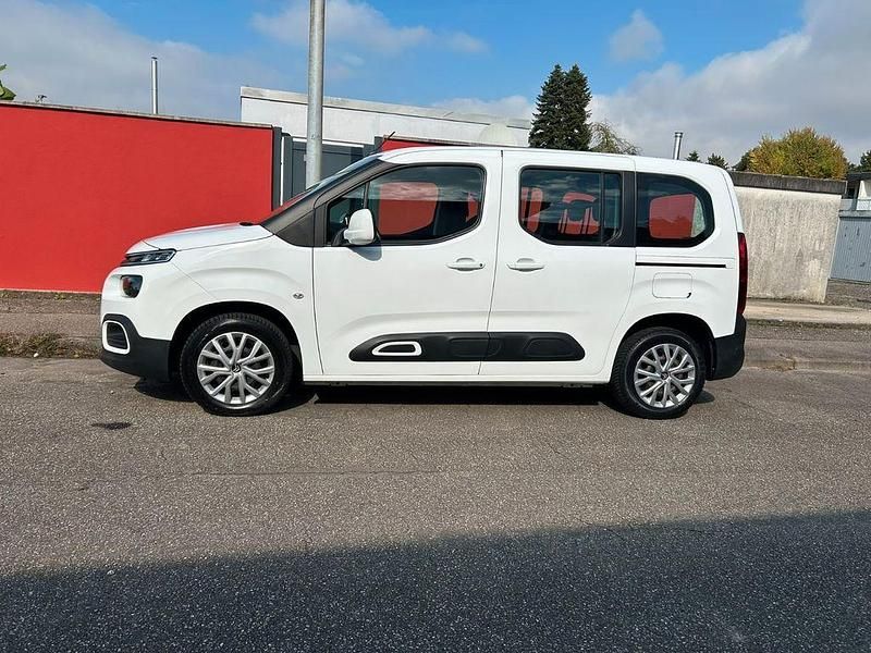 Weiß Gebraucht 2020 Citroën Berlingo Feel Van / Kleinbus | 17.900 € (Fairer Preis) - Bild 1/4