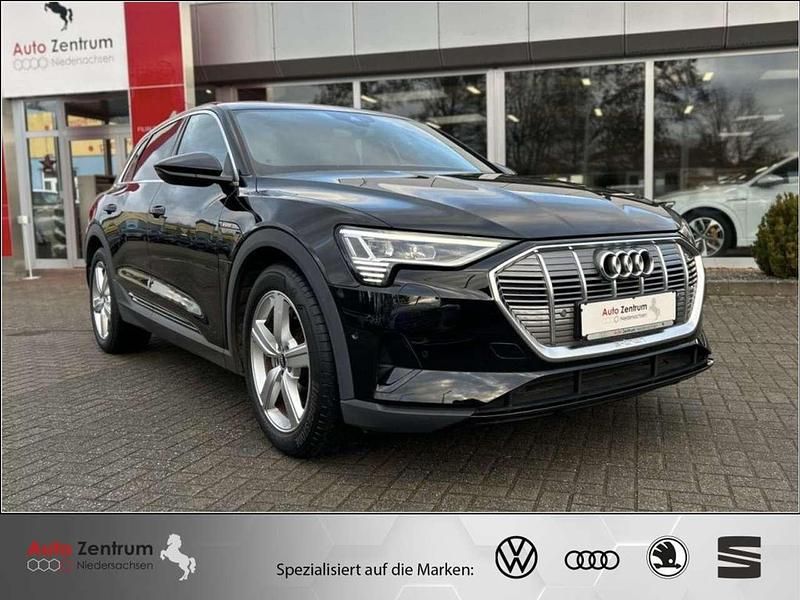 Brilliant black Gebraucht 2023 Audi e-tron Ambiente SUV | 36.970 € (Guter Preis) - Bild 1/3
