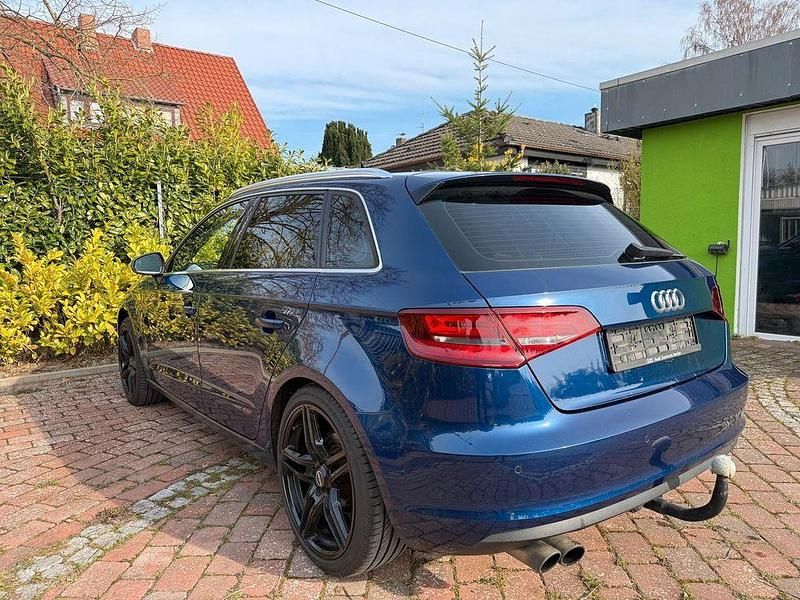 Gebraucht Audi A3 Ambiente 179 PS (131 kW) 2013 Blau Limousine