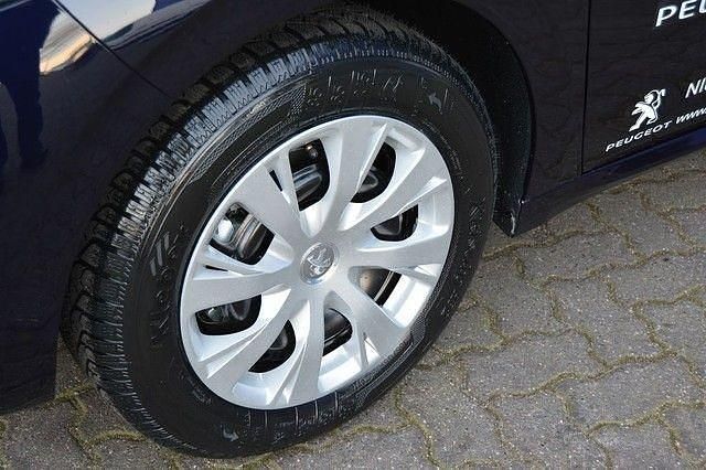 Gebraucht Peugeot 208 Active 68 PS (50 kW) 2016 Blau metallic Kleinwagen
