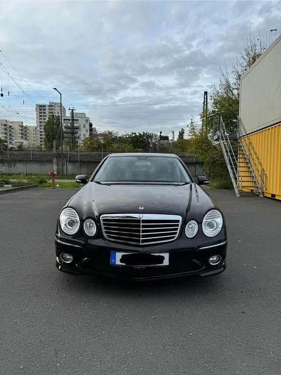Gebraucht Mercedes E350 Avantgarde 272 PS (200 kW) 2007 Schwarz Limousine