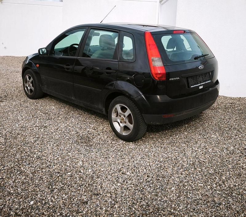 Gebraucht Ford Fiesta 69 PS (50 kW) 2003 Schwarz Kleinwagen