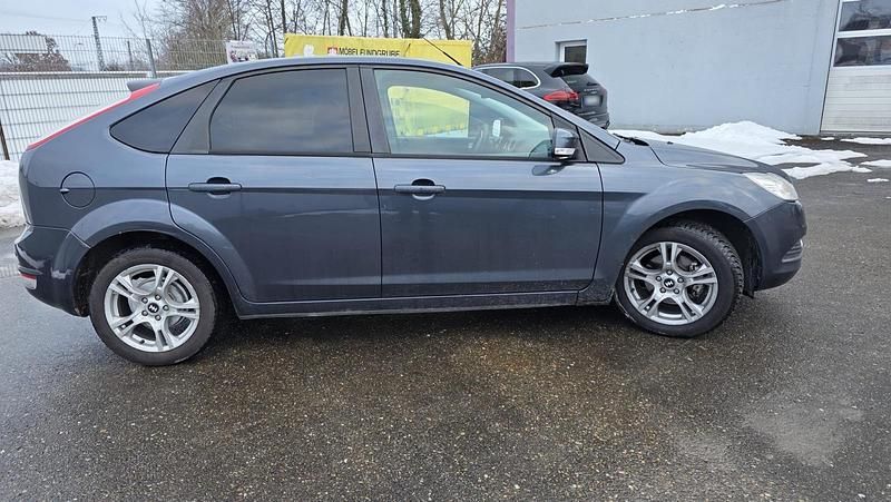 Używany Ford Focus Titanium 109 KM (80 kW) 2010 Szary Hatchback