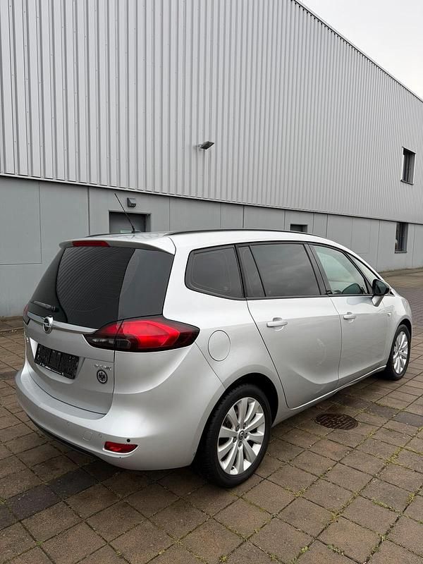 Gebraucht Opel Zafira Tourer 140 PS (102 kW) 2011 Silber Van / Kleinbus