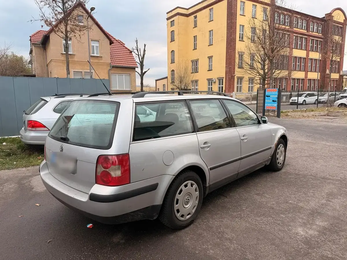 Gebraucht VW Passat 131 PS (96 kW) 2001 Silber Kombi