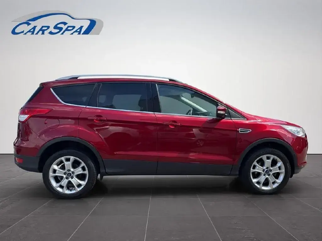 Gebraucht Ford Kuga Titanium 150 PS (110 kW) 2016 Rubyrot (metallic) SUV