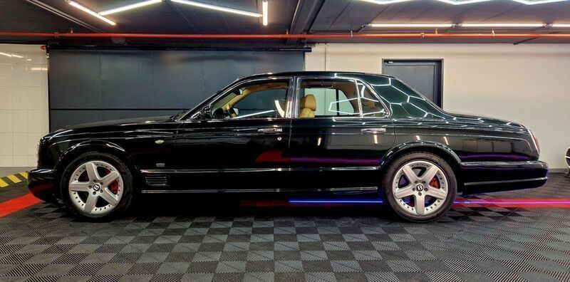 Grün Gebraucht 2001 Bentley Arnage Limousine | 51.999 € - Bild 1/4