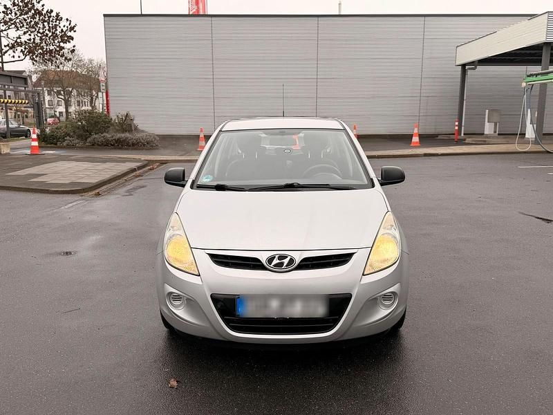 Silber Gebraucht 2009 Hyundai i20 Comfort Kleinwagen | 1.990 € (Fairer Preis) - Bild 1/4
