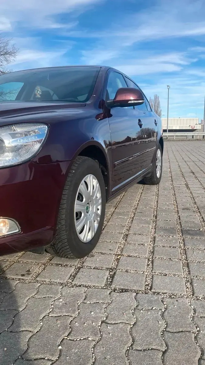 Gebraucht Skoda Octavia 105 PS (77 kW) 2012 Andere farben Limousine