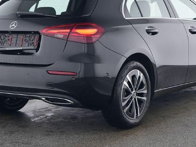 Schwarz Gebraucht 2024 Mercedes A180 Progressive Limousine | 27.980 € (Fairer Preis) - Bild 1/4